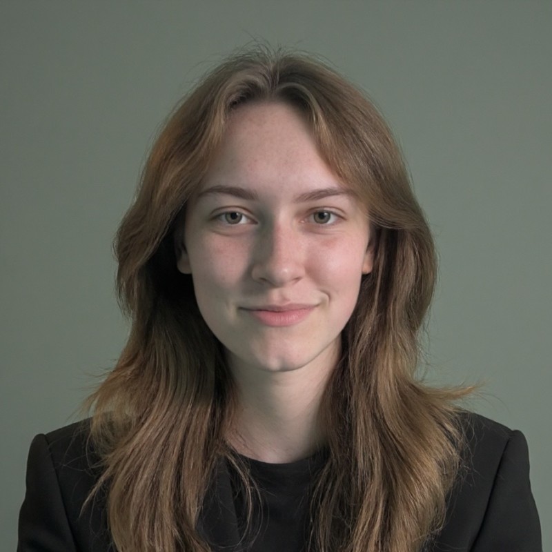 Hailey Graham headshot